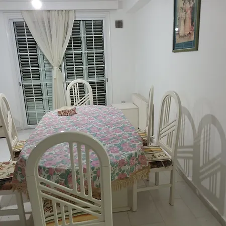 Extra Big 4 Bedroom Vill, Across The Road * Voroklini