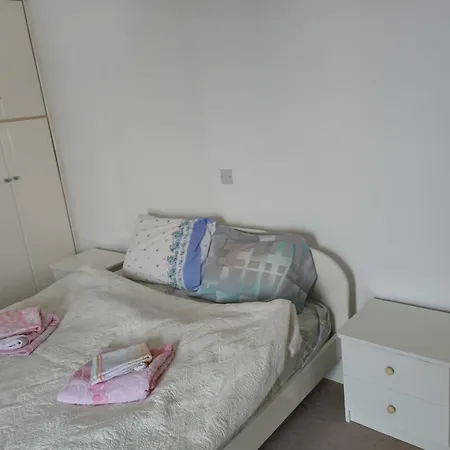 Vilă Extra Big 4 Bedroom Vill, Across The Road *