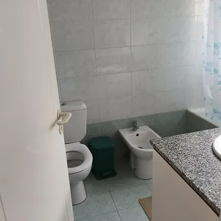 Vilă Extra Big 4 Bedroom Vill, Across The Road