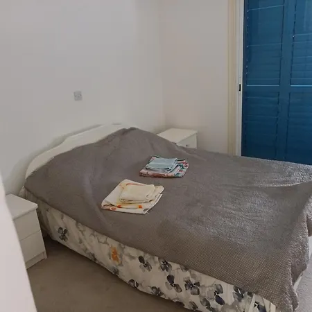 Extra Big 4 Bedroom Vill, Across The Road